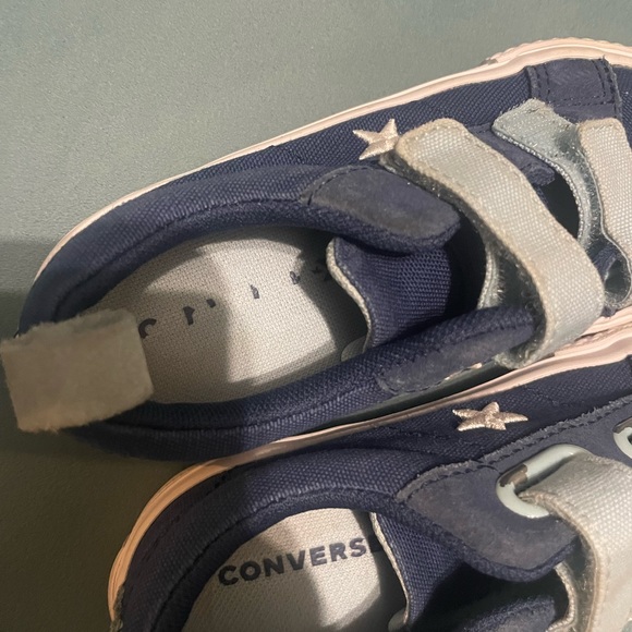 Toddler Converse low top toddler sneakers / size 10 US toddler - Picture 11 of 13